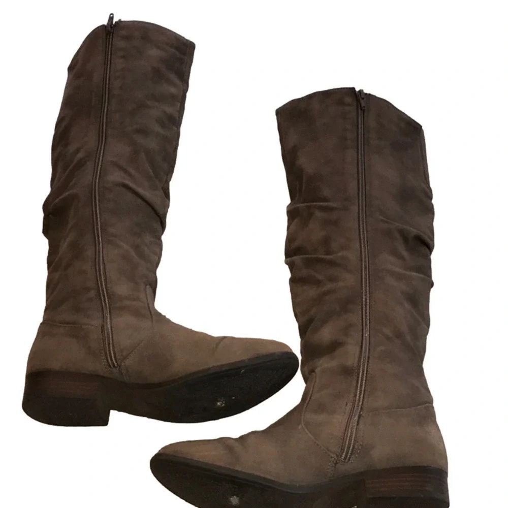 Slouchy Tall Boots Faux Suede in Taupe size 6